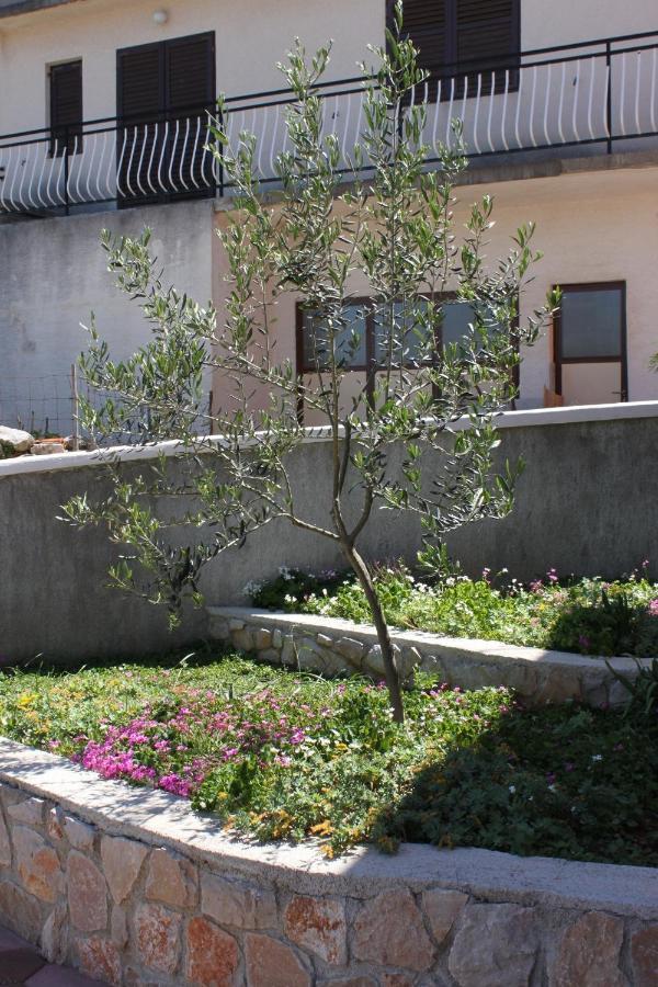 Apartments With A Parking Space Tkon, Pasman - 6216 Exterior photo