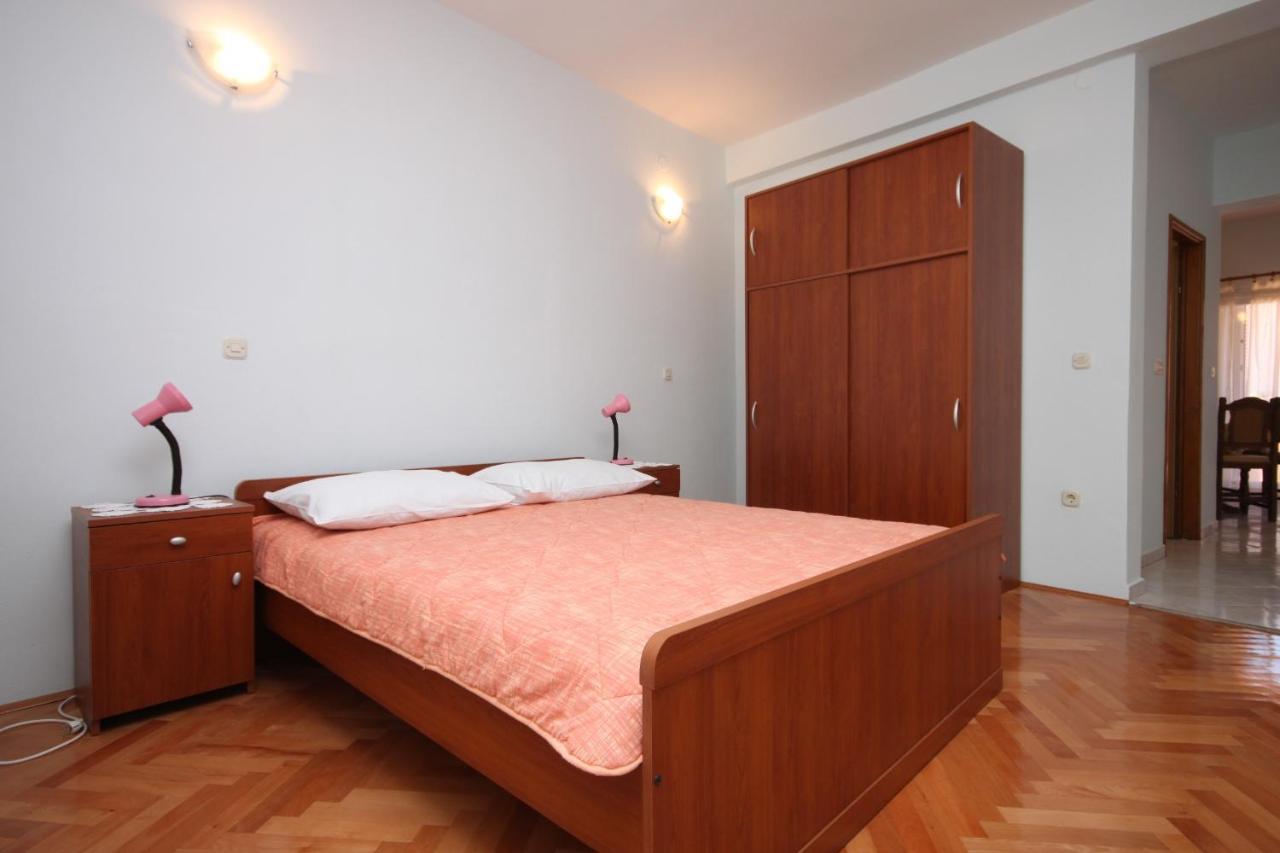 Apartments With A Parking Space Tkon, Pasman - 6216 Exterior photo